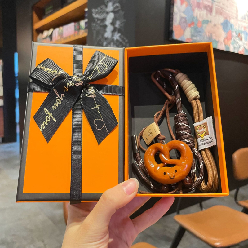 Maillard témájú kenyér kulcstartó, koreai stílus, anyag liszt, egyenként csomagolva