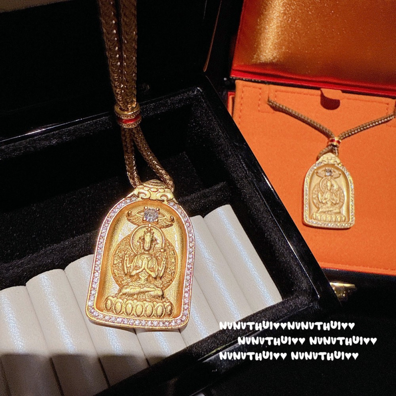 Aproces ar zvaigznes formu, cirkons, mikro pavé, pils stils, unisex