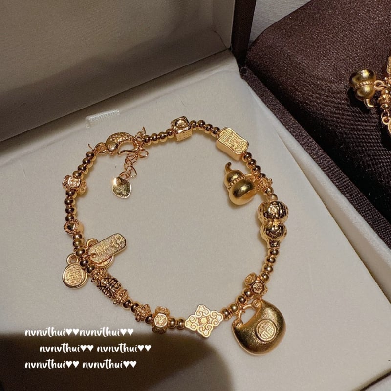 Aproces ar zvaigznes formu, cirkons, mikro pavé, pils stils, unisex