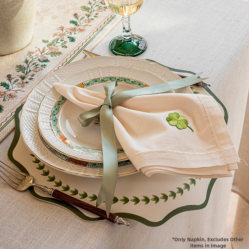 Τραπεζομάντηλο σε γαλλικό στυλ, φλοράλ μοτίβο, ύφασμα, για σαλόνι