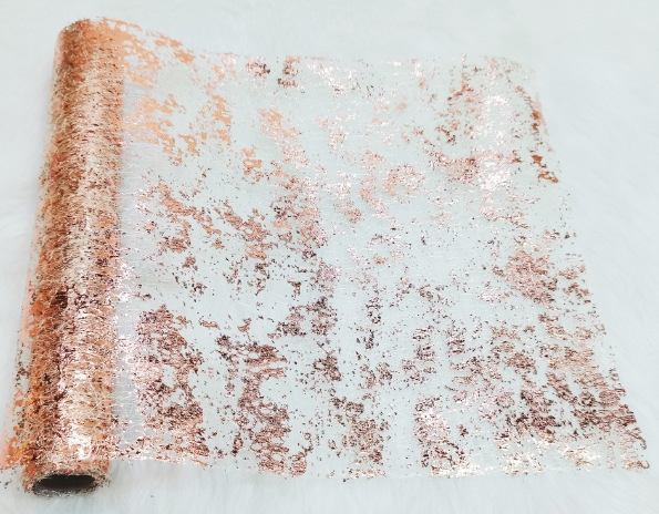 Λωρίδα τραπεζιού Nordic με πλέγμα και φύλλο χρυσού, 100% πολυεστέρας, μονόχρωμο μοτίβο