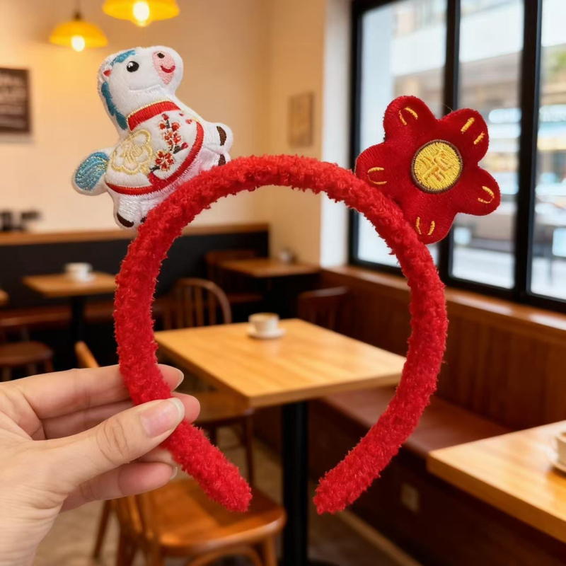 Лента за глава Зодия Кон - плюшена, ръчна изработка, карикатурен стил, унисекс, зима 2025