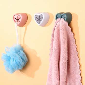 Műanyag egykampos törölközőtartó, modern minimalist dizájn, fúrás nélküli szerelés, teherbírás 2 kg