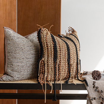 Μαξιλάρι με κάλυμμα πολυεστέρα, χειροποίητο πλέξιμο με σχοινί, μονόχρωμο σχέδιο, στυλ Βάμπι-σαμπι, γέμισμα από φτερά