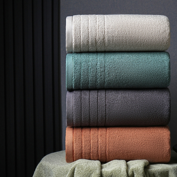 Felnőtt pamut fürdőlepedő jacquard szövésű, 500 g+-os tömeg, 32s fonal, hímzett logó