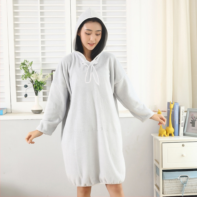 Vannarõõm kapuutsiga, pikkade varrukatega, talvise naise mudel, veluurist materjal