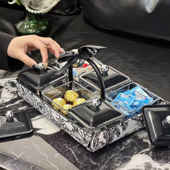 Keraminė vaisių ir užkandžių plokštelė su skyriais – šiuolaikinio minimalistinio stiliaus – paruošta dovanai gimtadieniams, įkurtuvėms ir vakarėliams