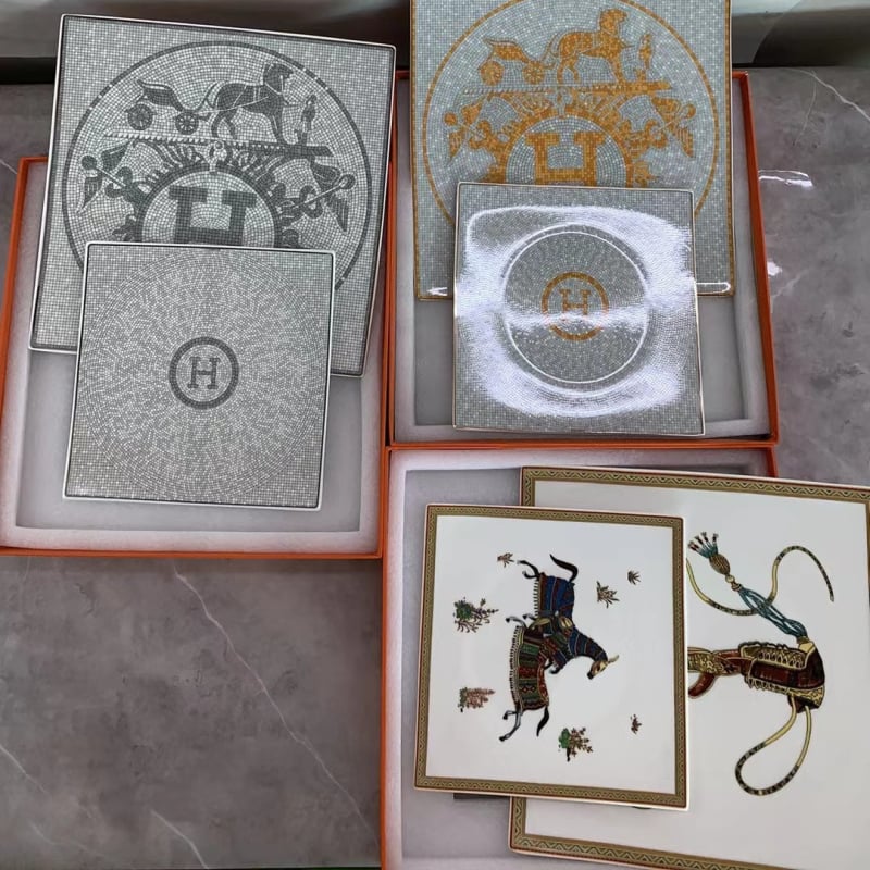 TH τετράγωνη πιάτέλα από πορσελάνη οστών με σχέδιο καρτούν, μοντέρνο μινιμαλιστικό ύφος, εκτύπωση στην επιφάνεια