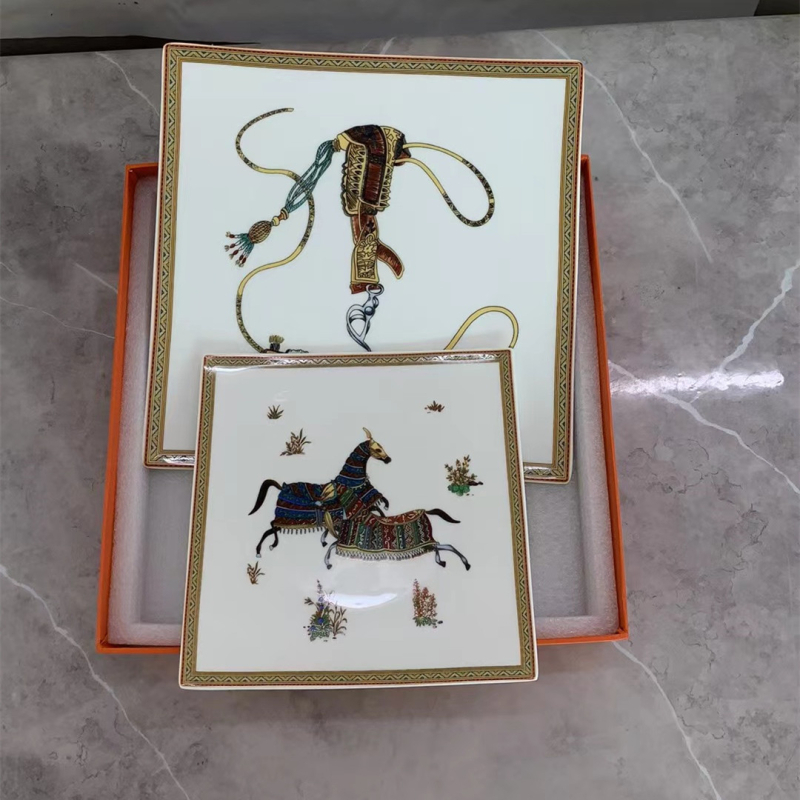 TH τετράγωνη πιάτέλα από πορσελάνη οστών με σχέδιο καρτούν, μοντέρνο μινιμαλιστικό ύφος, εκτύπωση στην επιφάνεια