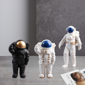 Astronaut u karikaturnom stilu – skulptura od smole, dekorativna figurica za TV ormarić i prostoriju