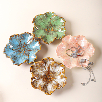 Κεραμικός δίσκος σε σχήμα κοχυλιού για κλειδιά και κοσμήματα, γλασαρισμένος, μοντέρνο μινιμαλιστικό στυλ