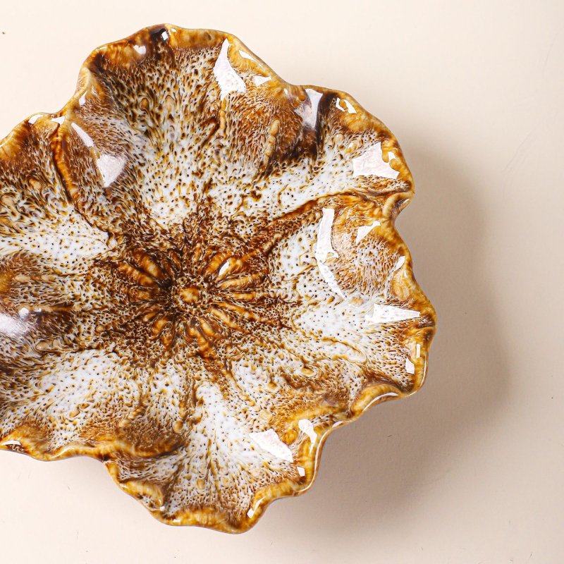 Κεραμικός δίσκος σε σχήμα κοχυλιού για κλειδιά και κοσμήματα, γλασαρισμένος, μοντέρνο μινιμαλιστικό στυλ