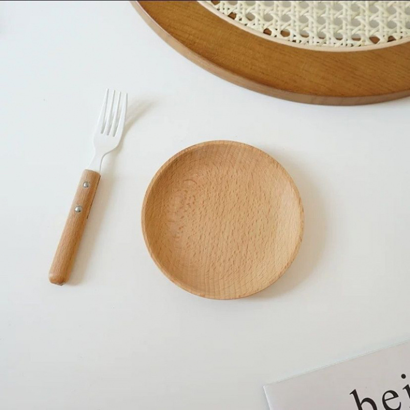 Puidust lauavaagen juveelide ja väikeste asjade jaoks