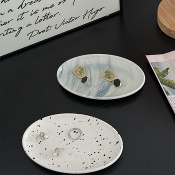 Paleti sarja keramikust käterätiku ja ehete taldrik, põhjamaine stiil