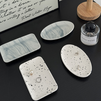 Paleti sarja keramikust käterätiku ja ehete taldrik, põhjamaine stiil