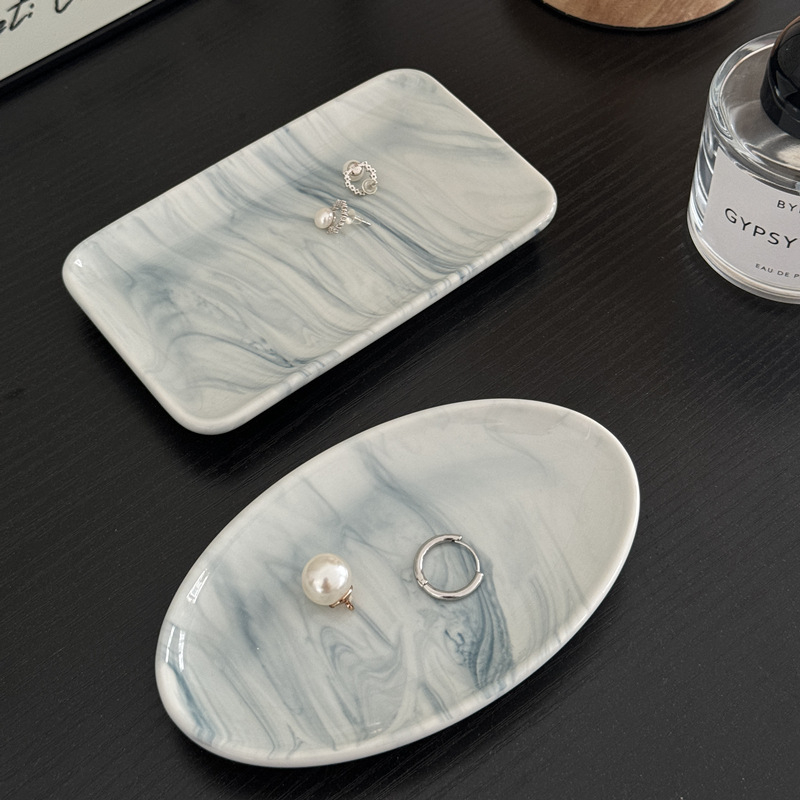 Paleti sarja keramikust käterätiku ja ehete taldrik, põhjamaine stiil