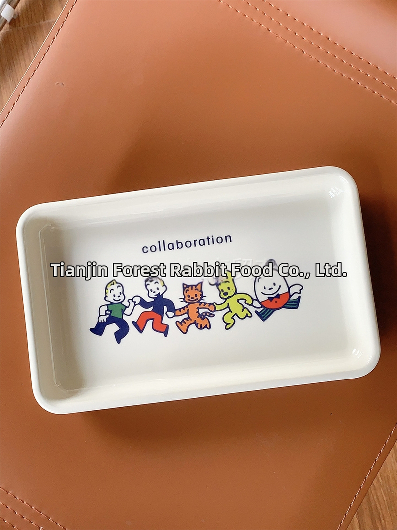 Melamiinist puuviljade ja suupistete taldrik – armas karikatuuridisain, kodune hoiustamine