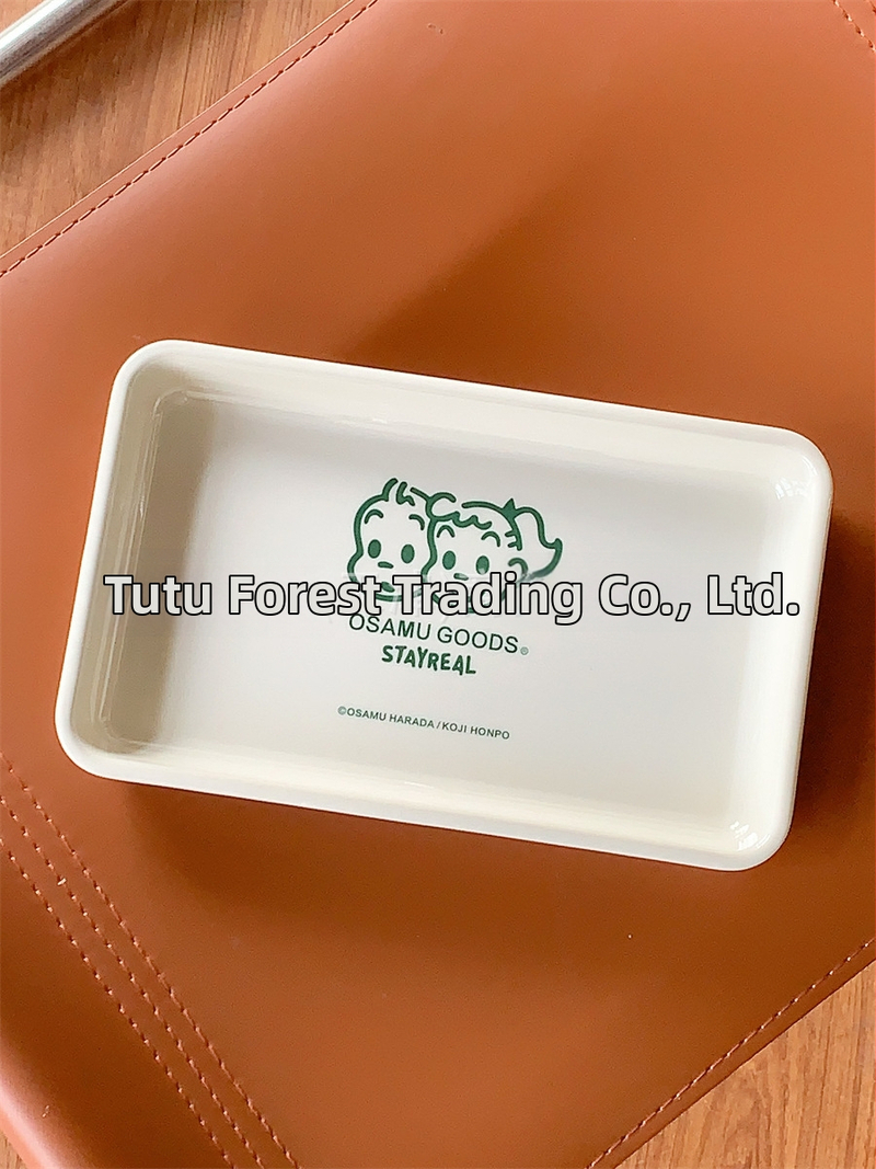 Melamiinist puuviljade ja suupistete taldrik – armas karikatuuridisain, kodune hoiustamine