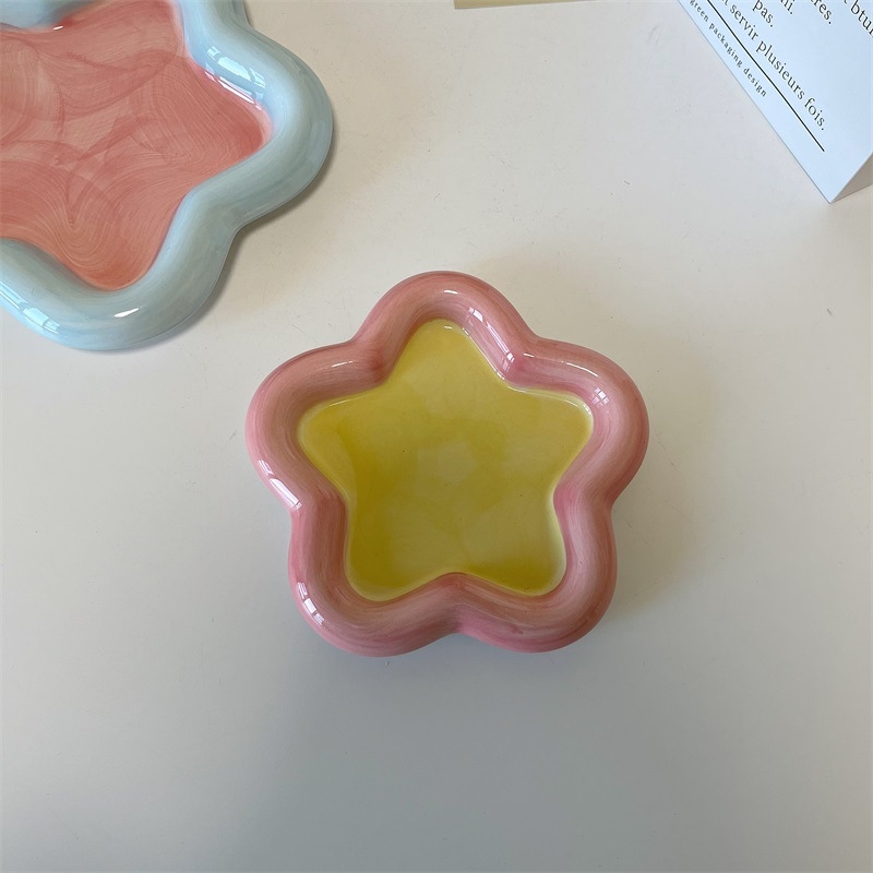 Porcelanski tanjur za desert, INS stil, nepravilnog oblika, prikladan za mikrovalnu, s otisnutim logom