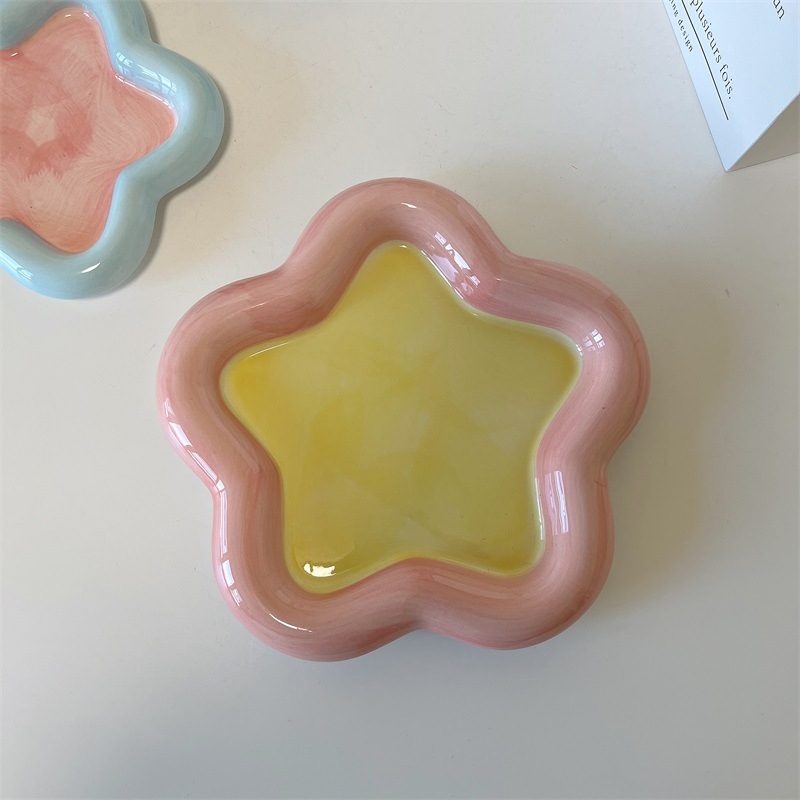 Porcelanski tanjur za desert, INS stil, nepravilnog oblika, prikladan za mikrovalnu, s otisnutim logom