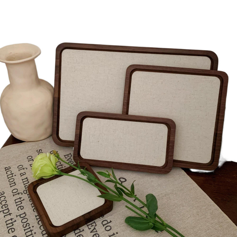 Поставка за бижута от масивно дърво, правоъгълна, еднослойна, със сплайсинг конструкция