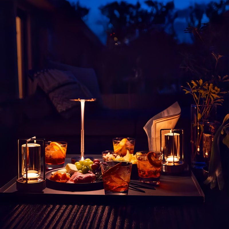 Galda lampa bāriem un kafejnīcām ar skandināvu atmosfēru, alumīnija korpuss, model JK-TD52, 5V, līdz 5W