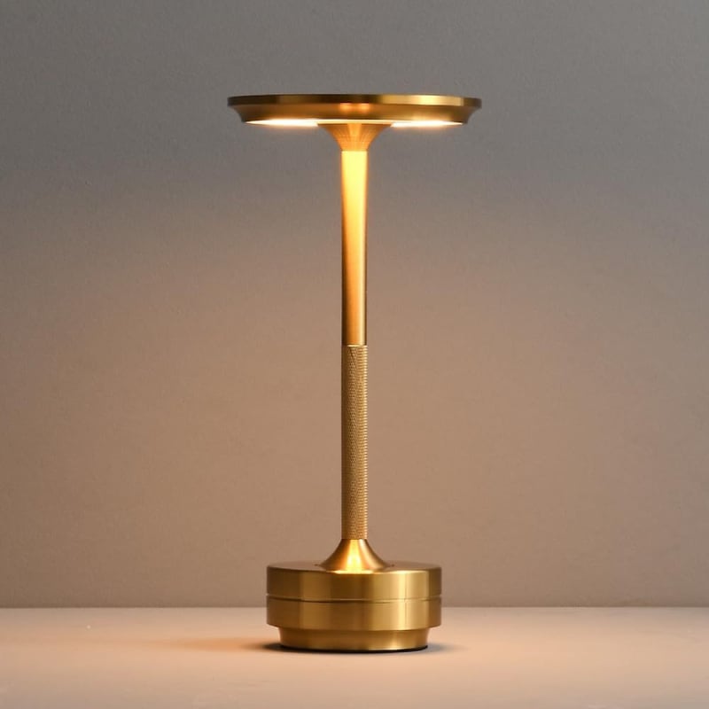 Galda lampa bāriem un kafejnīcām ar skandināvu atmosfēru, alumīnija korpuss, model JK-TD52, 5V, līdz 5W