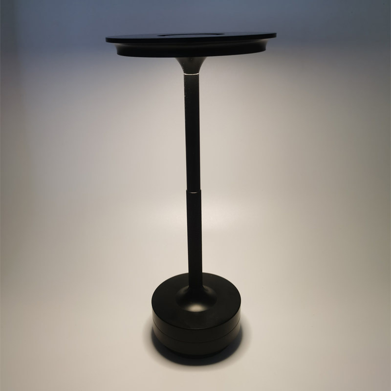 Galda lampa bāriem un kafejnīcām ar skandināvu atmosfēru, alumīnija korpuss, model JK-TD52, 5V, līdz 5W