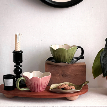 Σετ κεραμικών φλυτζανιών καφέ σε σχήμα τουλίπας με πιατάκι και δίσκο, ρετρό στυλ, ελαφρύς πολυτελής σχεδιασμός, δυνατότητα εκτύπωσης λογότυπου, συσκευασμένο ως σετ