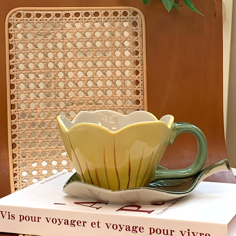 Σετ κεραμικών φλυτζανιών καφέ σε σχήμα τουλίπας με πιατάκι και δίσκο, ρετρό στυλ, ελαφρύς πολυτελής σχεδιασμός, δυνατότητα εκτύπωσης λογότυπου, συσκευασμένο ως σετ