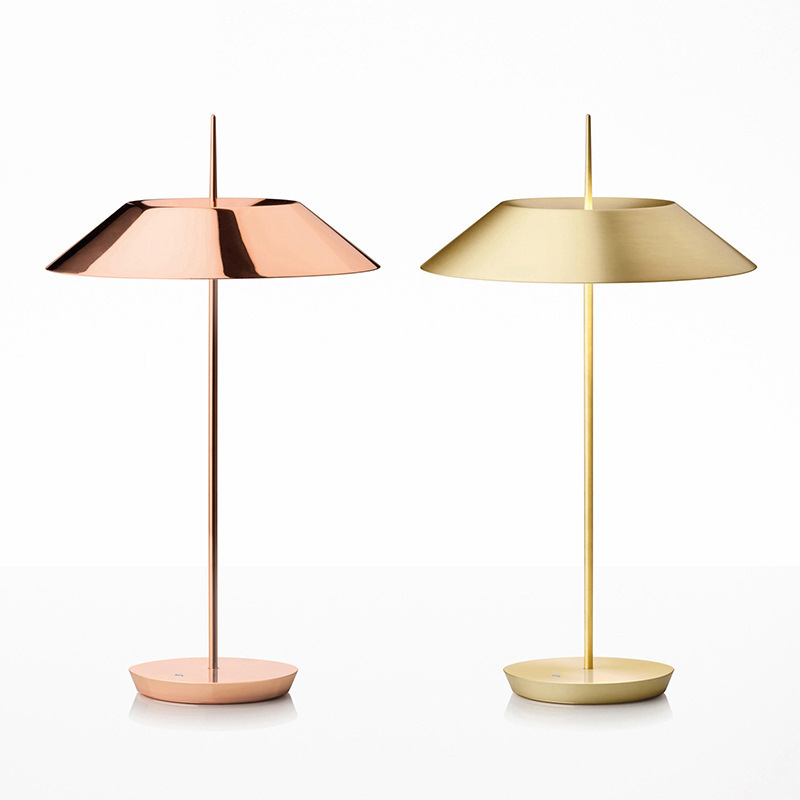 Декоративна настолна лампа - чадърна форма, презареждаща, безстъпково димиране; метална конструкция, преносима; подходяща за спалня, учебна стая, бар или кафе атмосфера; функции: нощна светлина, светлина за учене, амбиентно осветление