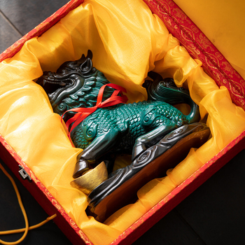 Kirin porculanska para figūra za Feng Shui, ukras dnevnog boravka i ureda — Mad Monkey, životinje, glazura u boji, polu ručna izrada