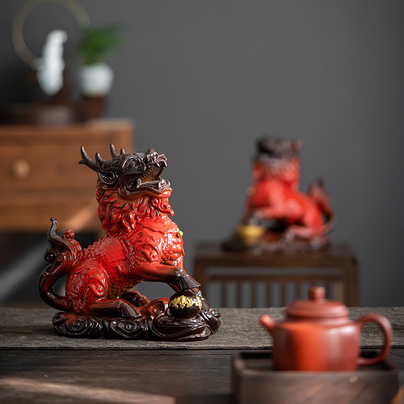 Kirin porculanska para figūra za Feng Shui, ukras dnevnog boravka i ureda — Mad Monkey, životinje, glazura u boji, polu ručna izrada