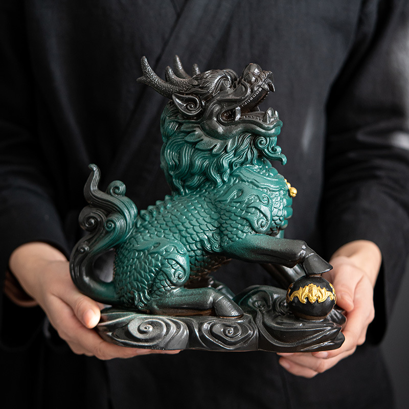 Kirin porculanska para figūra za Feng Shui, ukras dnevnog boravka i ureda — Mad Monkey, životinje, glazura u boji, polu ručna izrada