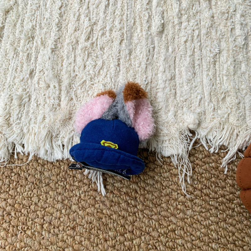 Juukseeklipsid ja juuksebandid tüdrukutele karikatuurilise küüliku politseinik motiiviga, kangas