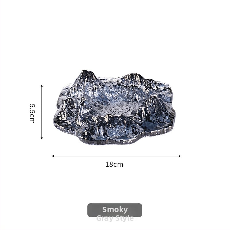 Stiklinė peleninė Europos stiliaus su ledyno ir sniego kalno motyvais; dekoratyvinis ir kolekcinis gaminys namams, barui ar biurui.