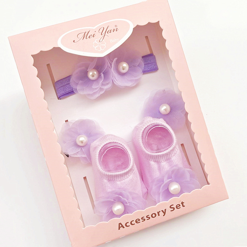 Laste tüdrukute juukse aksessuaaride komplekt – käsitöö, pärlilille motiiviga, printsesside sari; sisaldab juuksebandi, juukseklipse ja väikesi sokke