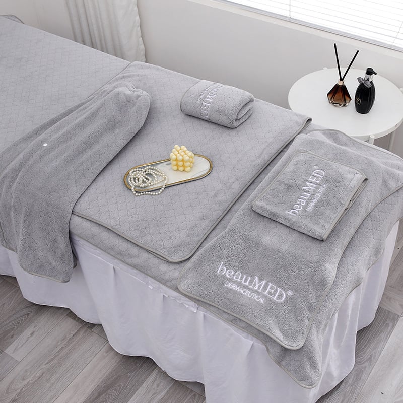 Ilusalongi näorätik logoga, korallfliis, 300 g, imavus 16–20 s, kohandatav, õmblemine