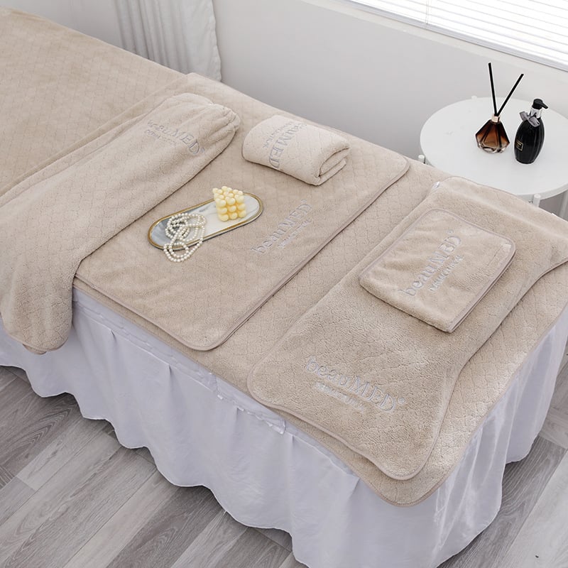 Ilusalongi näorätik logoga, korallfliis, 300 g, imavus 16–20 s, kohandatav, õmblemine