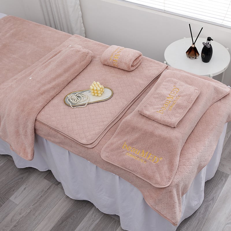 Ilusalongi näorätik logoga, korallfliis, 300 g, imavus 16–20 s, kohandatav, õmblemine