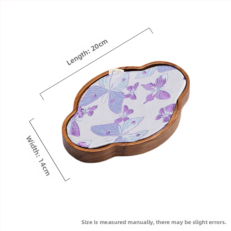 Moji rokdarbs valrūšu koka tējas ceremonijas komplekts – valrūšu koka tējas plāksne ar tējas paliktni un krūžu paliktņiem, pulēta virsma, gaišs luksusa stils, pielāgojams