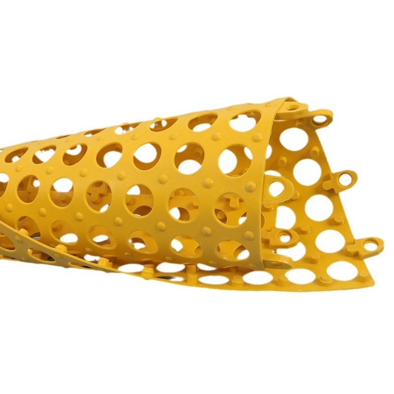 Plastmasas interlocking pretslīdējošā paklājiņš vannas istabai un tualetei – mūsdienīgs minimālisks dizains, mazgājams, piemērots virtuvei, vannas istabai un tualetei; viegli savienojas.