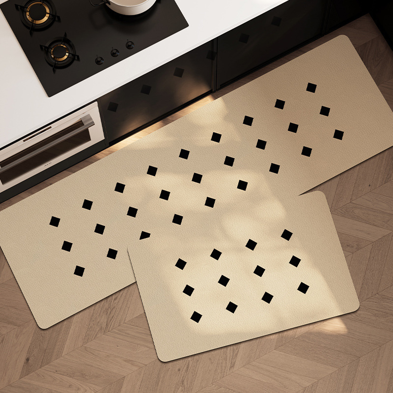 Dvije kuhinjske prostirke – dvodijelni set; upijaju vodu i masnoću, otporne na prljavštinu; pravokutnog oblika, tehničko platno, stil laganog luksuza.