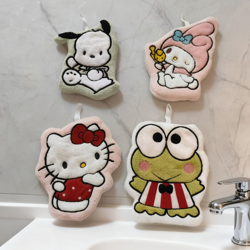 Käterätik korallveluurist, imav, rippuva disainiga, laste multikasug motiiv; materjal: korallveluur polüester; lõngad: 150d; kaal: 30–50 g; töötlemine: tikandid, kontuur; kohandatav