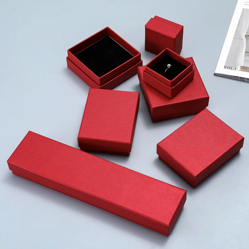 Κουτί κοσμημάτων από χαρτόνι με διακοσμητικό χαρτί, κατάλληλο για συσκευασία κοσμημάτων, με εσωτερικές επενδύσεις από αφρό