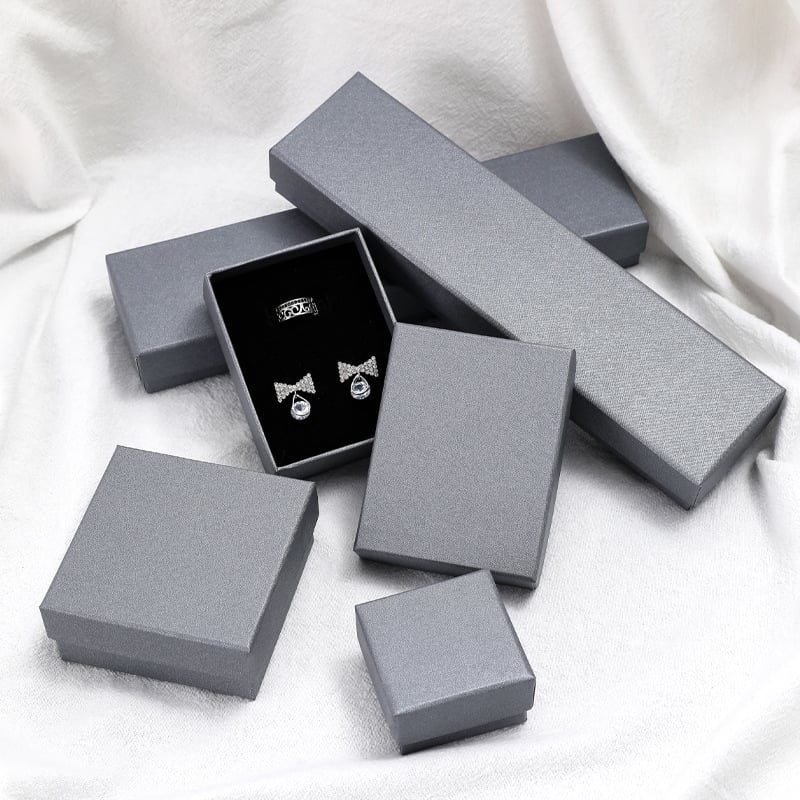 Κουτί κοσμημάτων από χαρτόνι με διακοσμητικό χαρτί, κατάλληλο για συσκευασία κοσμημάτων, με εσωτερικές επενδύσεις από αφρό