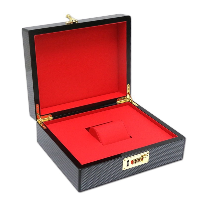 Кутия за часовници със самостоятелно паролно заключване — дървен корпус; Модел: Single Password Box; Материал: дърво; Процеси: бронзиране, гравиране, метална инкрустиране, лакиране; Произход: Гуанджоу; Бранд: Xin Yao