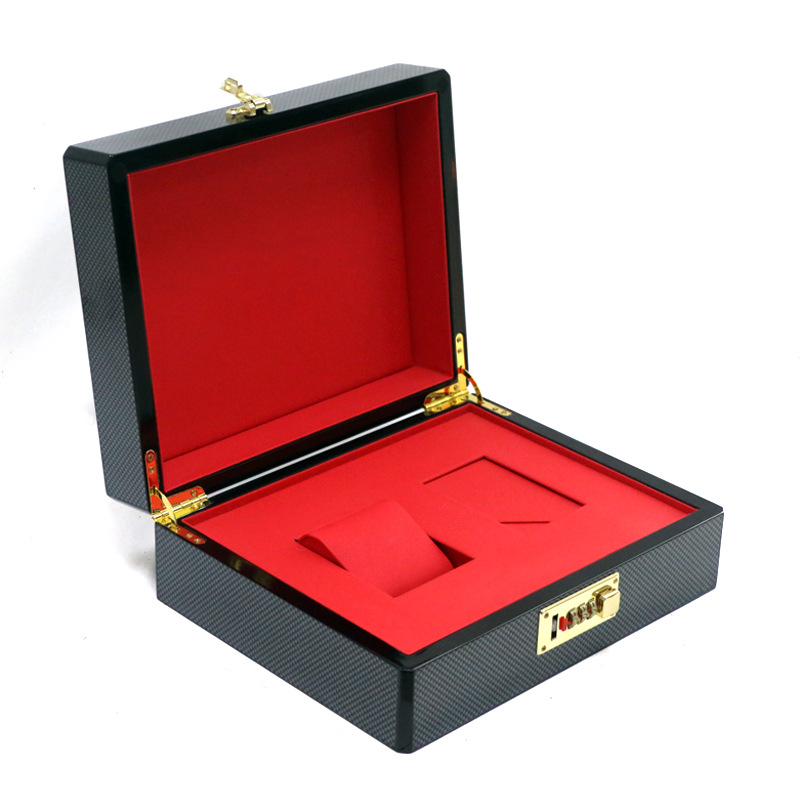 Кутия за часовници със самостоятелно паролно заключване — дървен корпус; Модел: Single Password Box; Материал: дърво; Процеси: бронзиране, гравиране, метална инкрустиране, лакиране; Произход: Гуанджоу; Бранд: Xin Yao