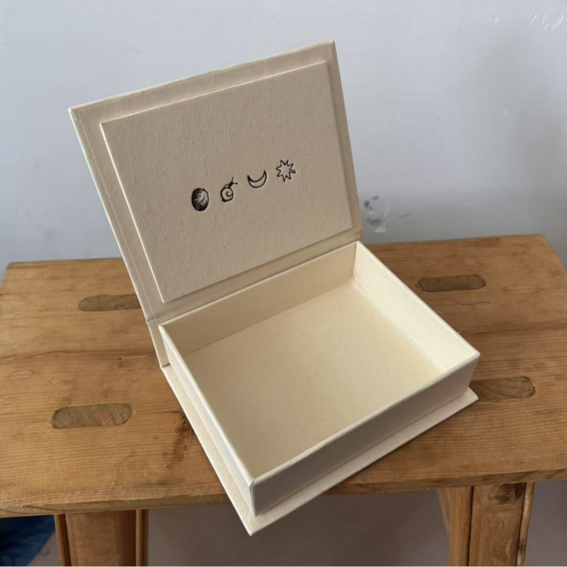 Κουτί δώρου κοσμημάτων με μαγνητικό καπάκι-αναδιπλούμενο, γκραφί σχέδιο, Kraft χαρτί για κολιέ και βραχιόλια, διπλό καπάκι, σκληρή συσκευασία