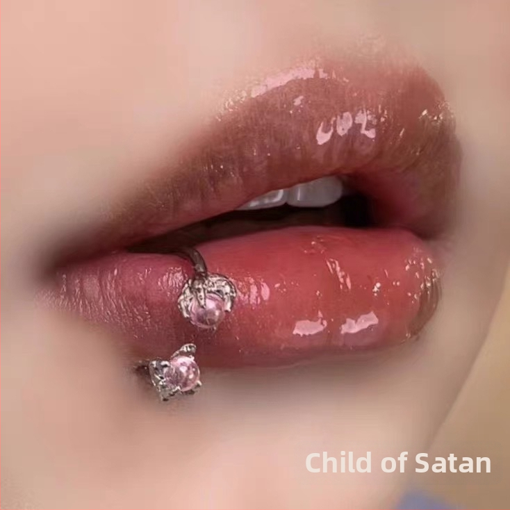 Lip nails, roku darbs, titāna tērauds, Ziema 2023